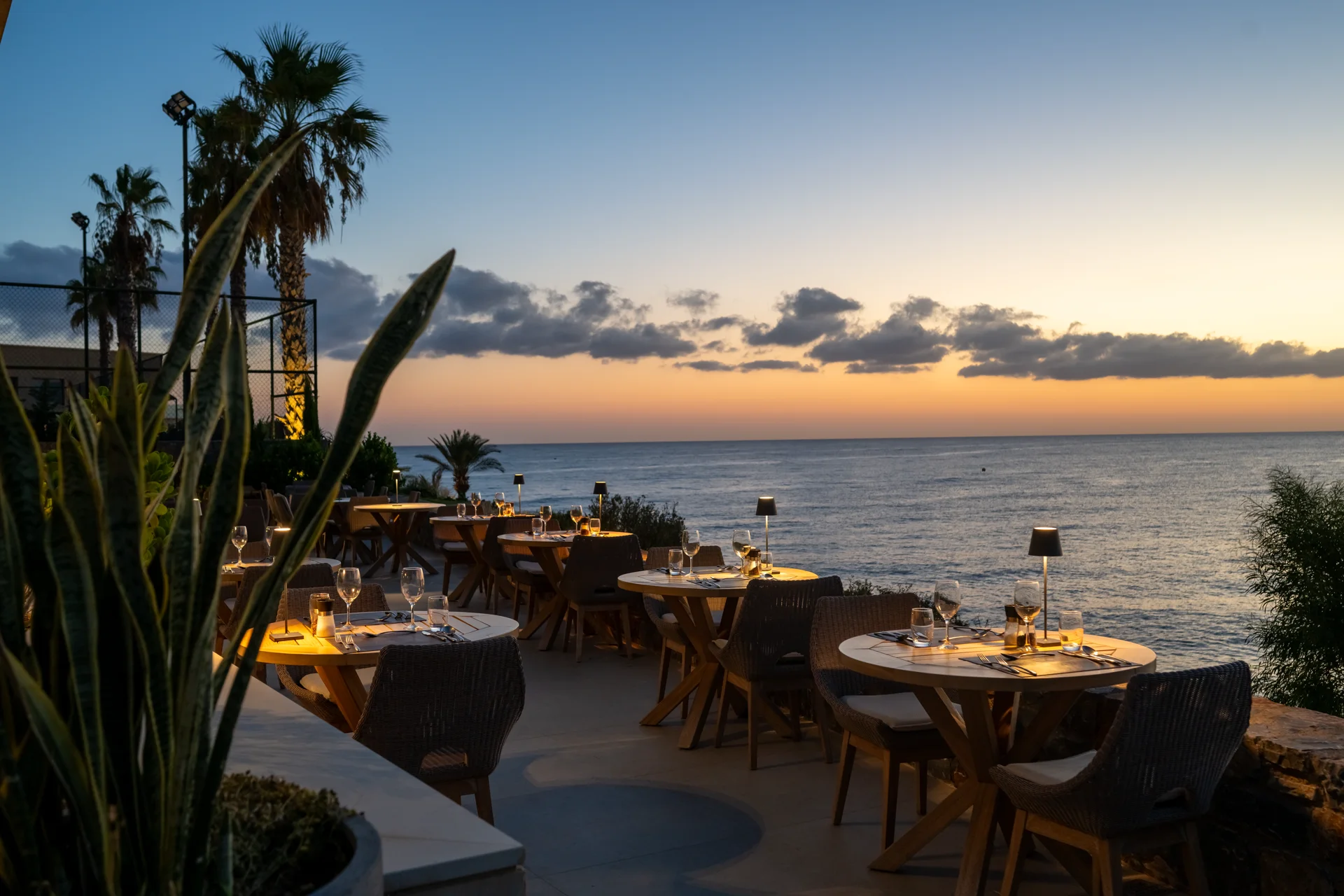 Restaurants & bars · Nana Golden Beach