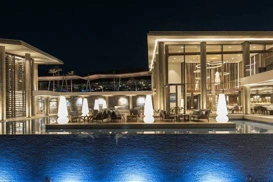 The resort at night · Nana Princess