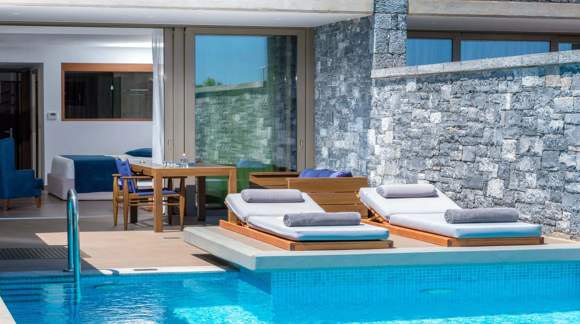 Suites & villas · Nana Princess