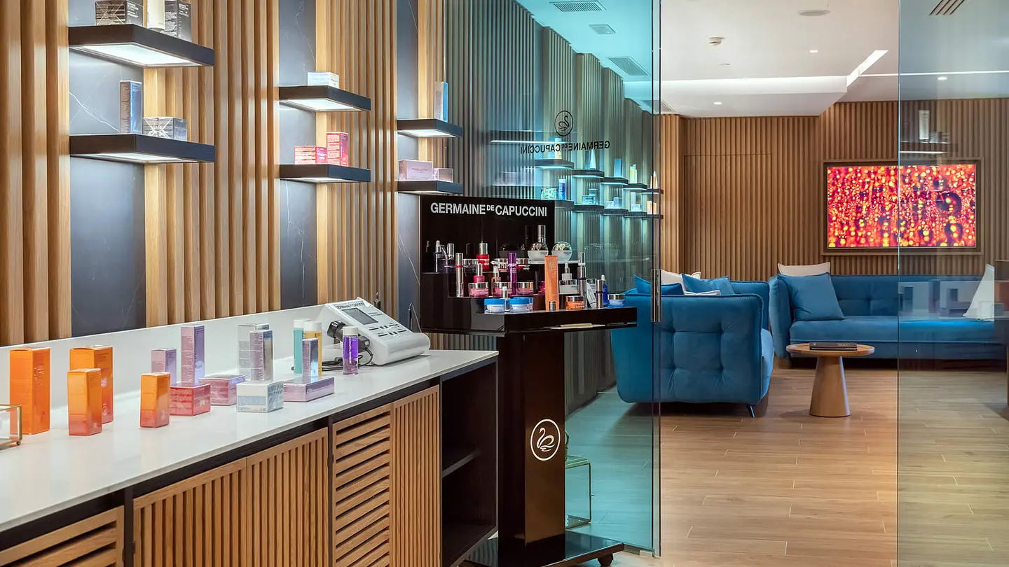 Wellness reception and lounge